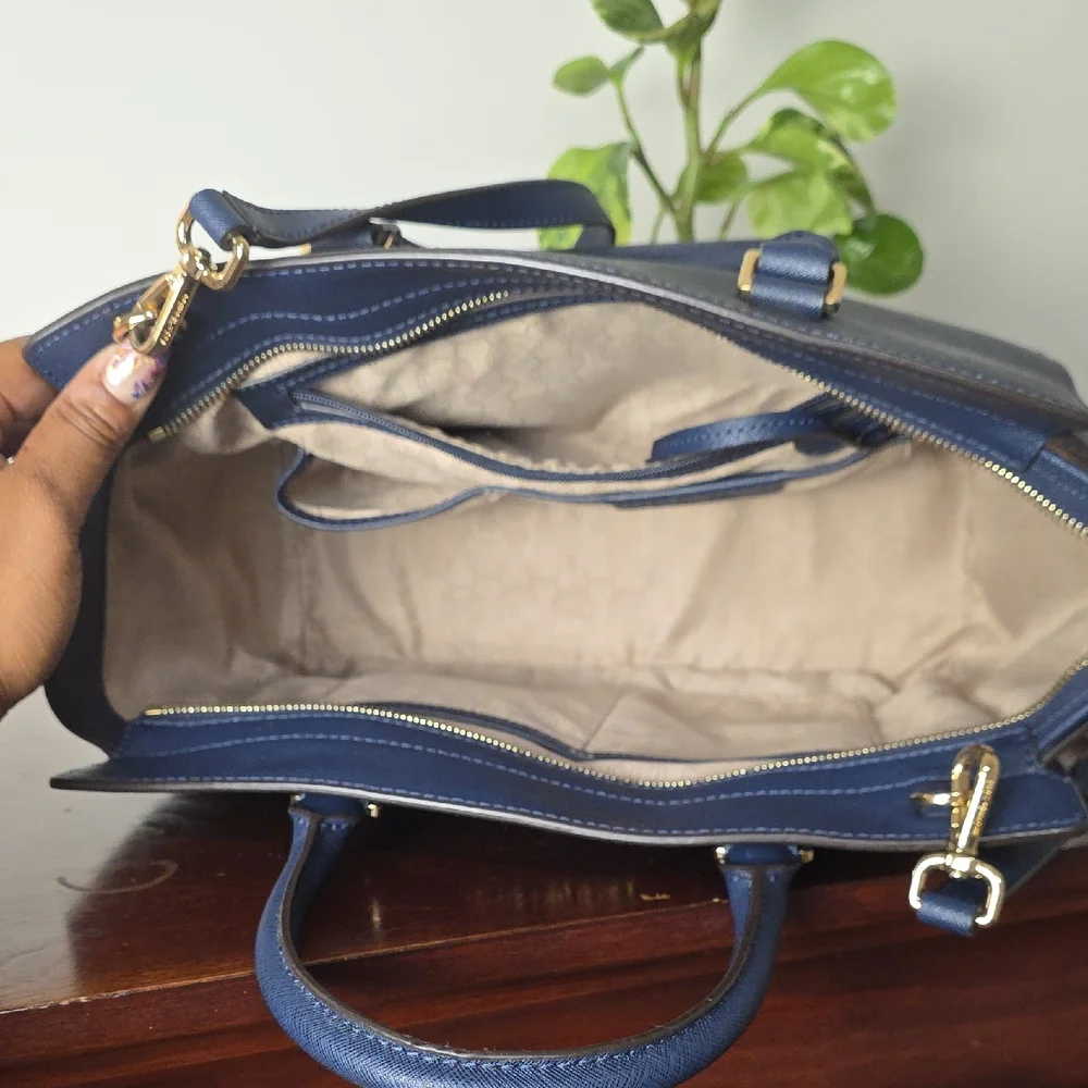 Michael Kors Navy Tote Bag - Picture 4 of 4